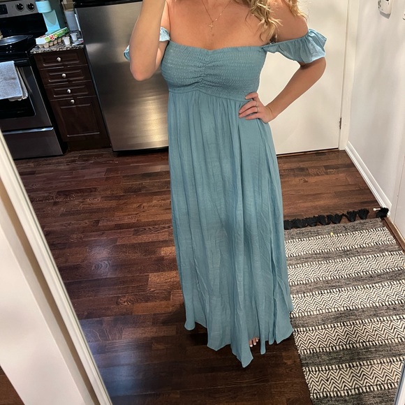 VICI Dress - Picture 4 of 5